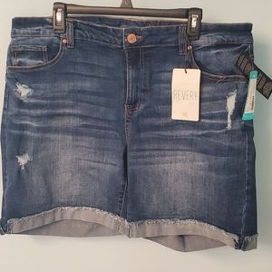 Revery size 18 cuffed denim shorts. BNWT